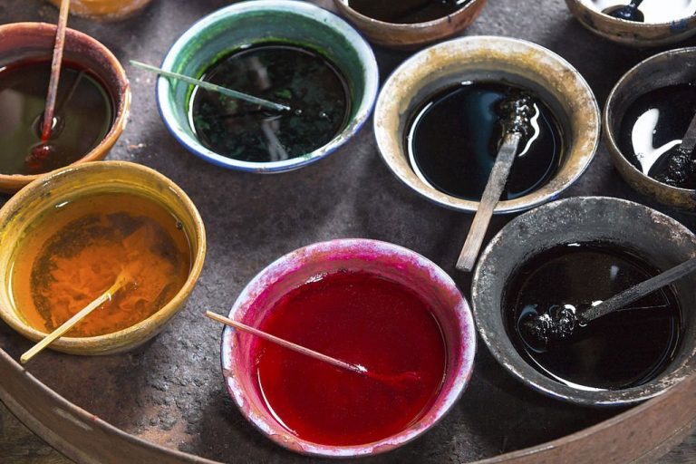 Dyes vs. Pigments Know the Different From Dyes Manufacturers